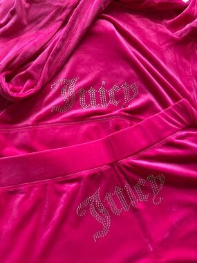 Juicy Couture Y2K Hot Pink Velour Rhinestone Logo Short Sleeve Hoodie & Shorts